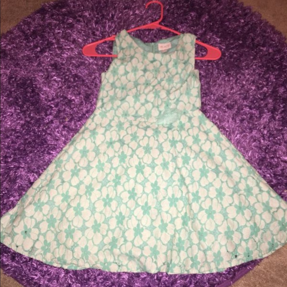Girl’s summer dress